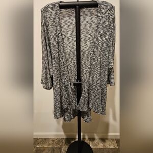 LULAROE BLACK & WHITE MARLED KNIT HIGH-LOW CARDIGAN SIZE MEDIUM